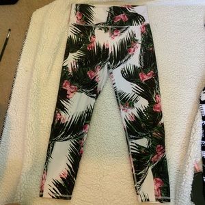 Fabletics Hawaiian cropped leggings
